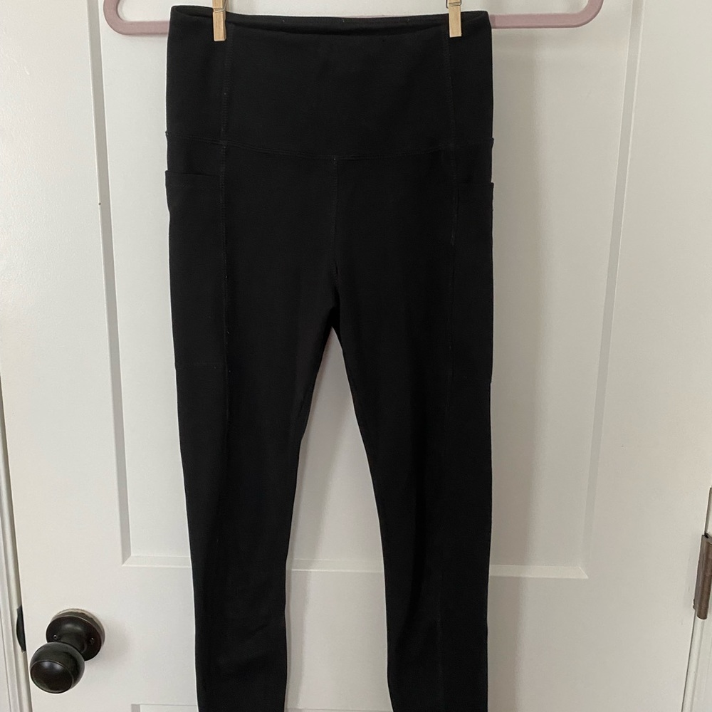 Black leggings with pockets